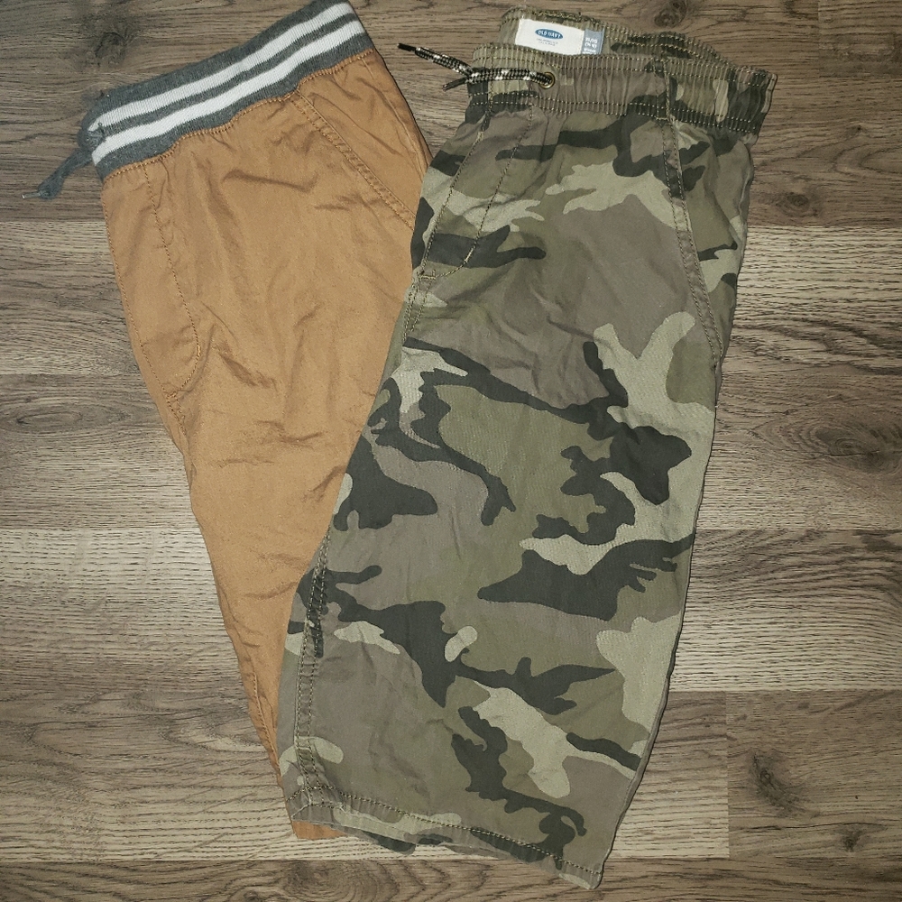 Boys 14/16 Set of 2 Oldnavy Shorts, Like New